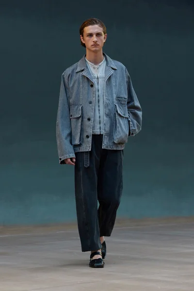 Look 29